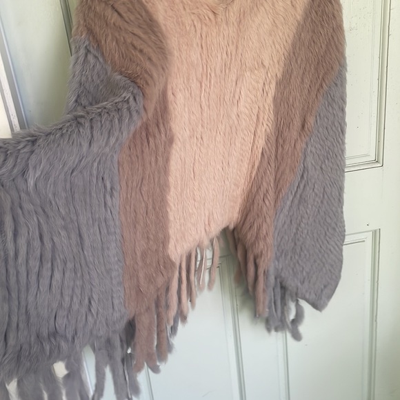 Vintage Genuine Fur handmade shawl/poncho with fringe - Picture 5 of 7